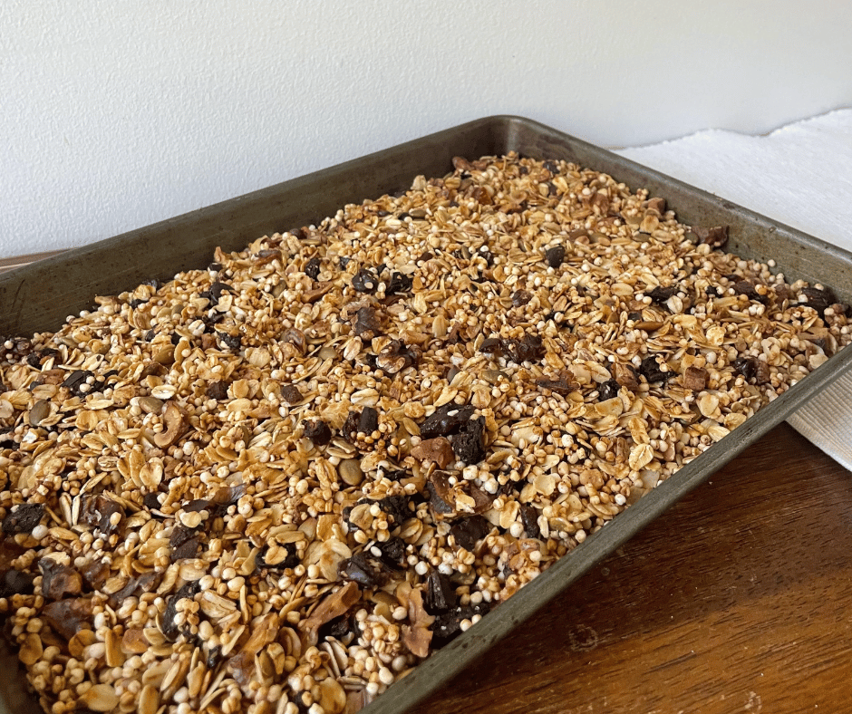Best Granola Recipe - Golden and Crispy