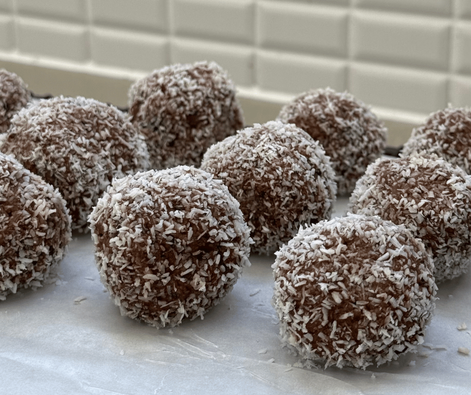 5-Min Cinnamon & Cacao Protein Balls